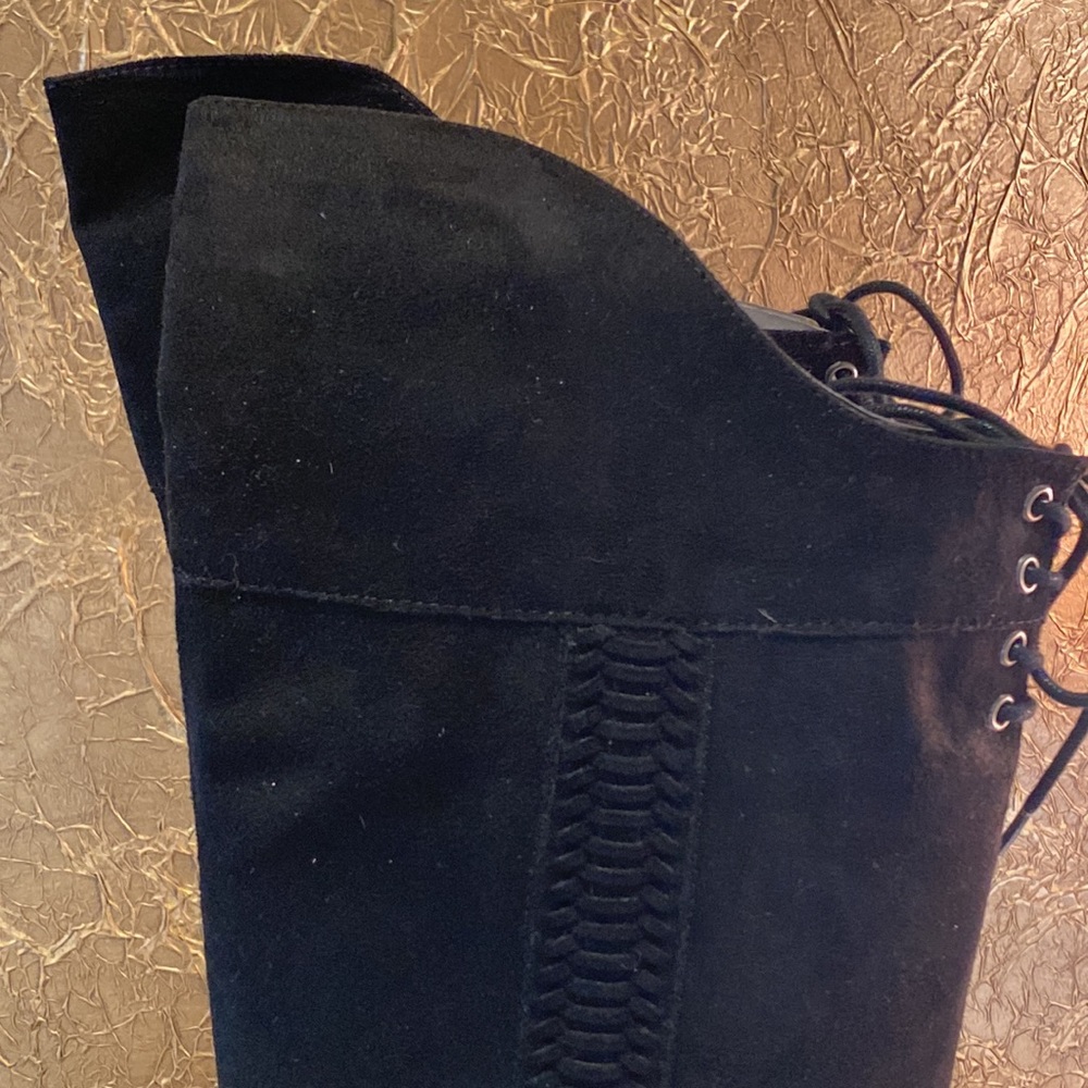 Over the knee boots - Picture 3 of 7